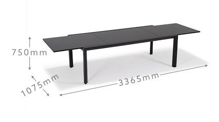 Table et chaise pour 12 personnes par AJUNION in Garden
