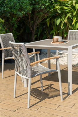 Profitez de repas en plein air avec AJUNION Luxe aluminium jardin ensemble et fauteuil tissé à la corde