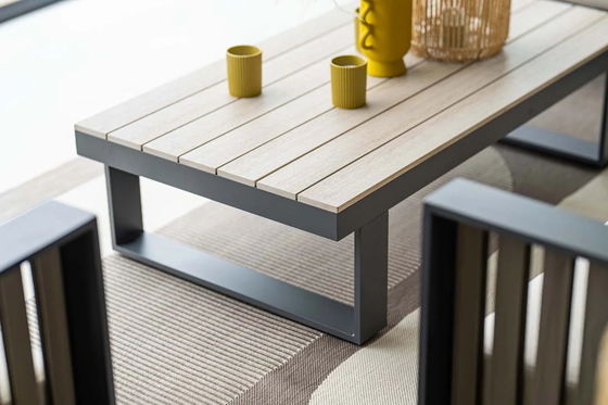 Un ensemble de meubles de jardin pour votre patio