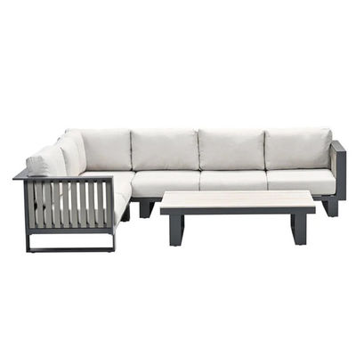 Un ensemble de meubles de jardin pour votre patio