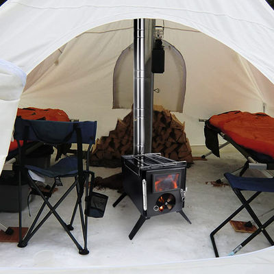 Des fours de feu en bois noir pliables parfaits pour le camping et le pique-nique en plein air