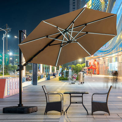 Meubles d'extérieur incontournables Grand parapluie à manivelle en aluminium avec lumières solaires LED