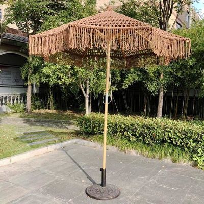 Parapluie en plein air sur la plage, patio, soleil, parapluie en couleur bois et polyester