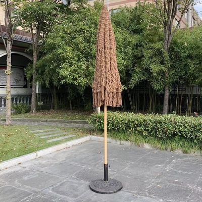 Parapluie en plein air sur la plage, patio, soleil, parapluie en couleur bois et polyester