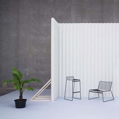 Chaise de jardin à cadre en acier Design coloré et minimaliste pour l'extérieur intérieur par AJUNION
