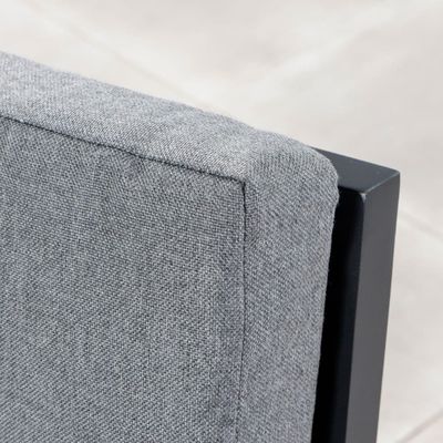 Chaise et table à manger en métal pour 8 personnes dans la villa