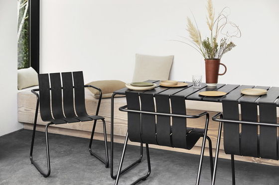 Chaise de jardin en acier métallique avec un design minimaliste Chaise en bois plastique par AJUNION