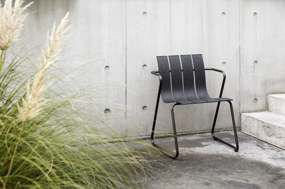 Chaise de jardin en acier métallique avec un design minimaliste Chaise en bois plastique par AJUNION