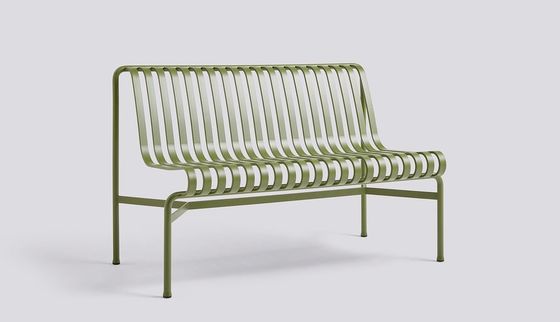Un banc de jardin en acier et une chaise de salon pour AJUNION