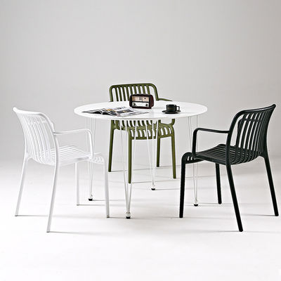 Chaises en métal en plastique empilable pour l'intérieur et l'extérieur