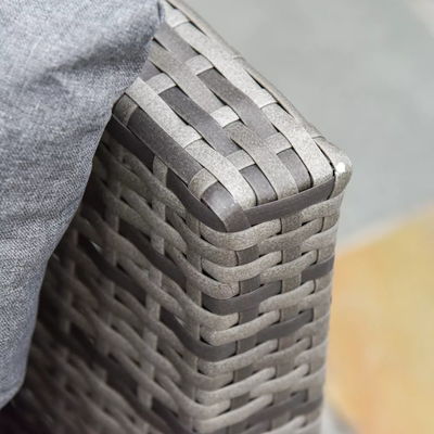Cadre de tubes en acier 5 pièces mobilier de patio extérieur avec chaises en rotin PE et ottomans