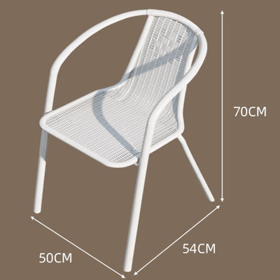 Restaurant en plein air Balcon Café Patio Set de jardin Chaise en rotin et petite table carrée blanche