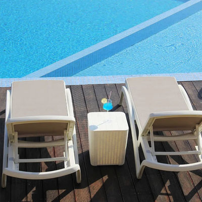 Chaise en plastique pour jardin en plein air, chaise empilable, chaise de luge pour patio de plage.