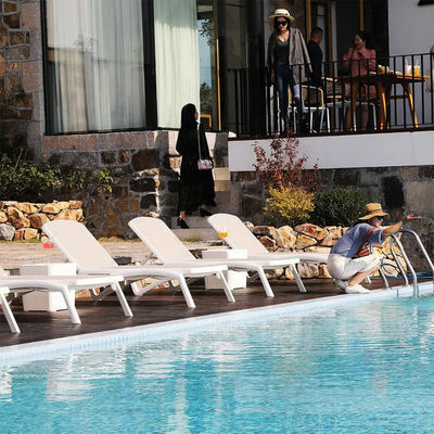 Chaise en plastique pour jardin en plein air, chaise empilable, chaise de luge pour patio de plage.
