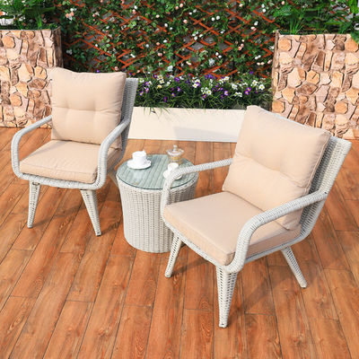 Conception moderne fauteuil en rotin PE tissé et ensemble de table à manger pour balcon extérieur de villa