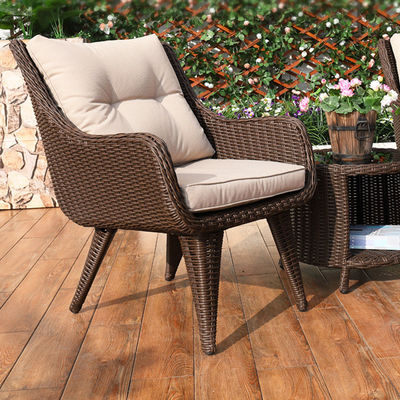 Conception moderne fauteuil en rotin PE tissé et ensemble de table à manger pour balcon extérieur de villa