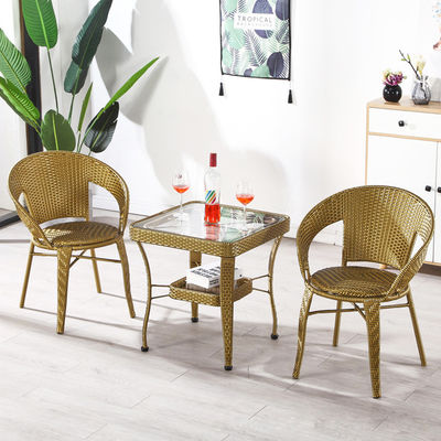 Design moderne fauteuil et table basse empilés pour le jardin