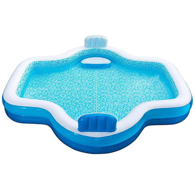 Le plaisir en famille est garanti avec une piscine gonflable de 10 pieds et 2 dossiers à air coussiné.