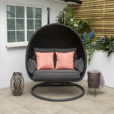 80 kg Capacité de chargement Chaise swing à œufs à double siège en rotin PE pour meubles extérieurs de luxe