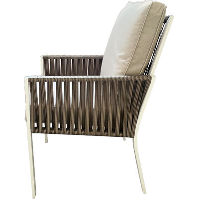 Table et chaises modernes pour la salle à manger des restaurants