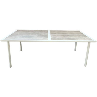 Table et chaises modernes pour la salle à manger des restaurants