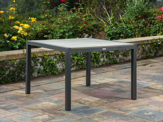 27.5" L x 25.5" W 26" H Aluminium Set de salle à manger avec Poly bois de table et trou de parapluie