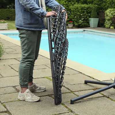 Chaise suspendue élégante pour patio jardin chalet cour ou plage en métal