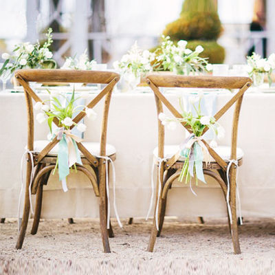 Chaise de jardin Hôtel Dining en bois extérieur Chaise à dos croisé pour les mariages Fêtes de banquet Événements