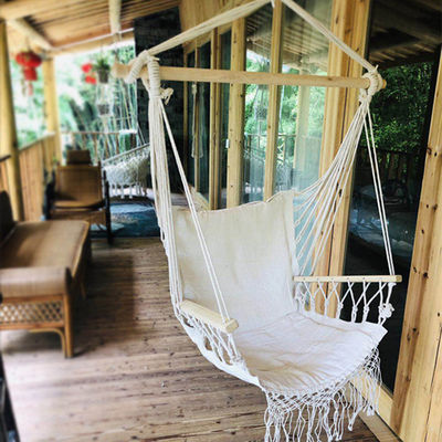 Chaise oscillante extérieure à cadre métallique à l' intérieur et à l' extérieur avec hamac suspendu à une corde de coton