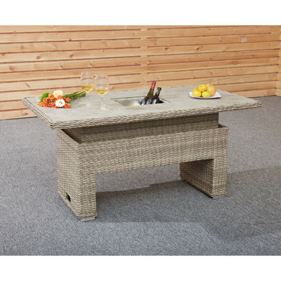 Un canapé moderne et luxueux pour votre jardin par AJUNION
