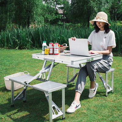 Table et chaise de camping en une pièce, économes en espace et portables, destinées aux voyages en plein air