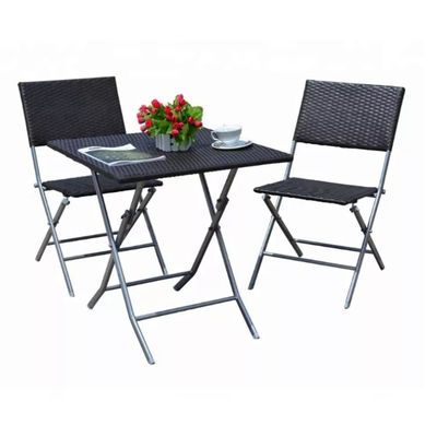 Ensemble de meubles pour la cour extérieure avec table et chaise pliables en rotin en vinyle en PE
