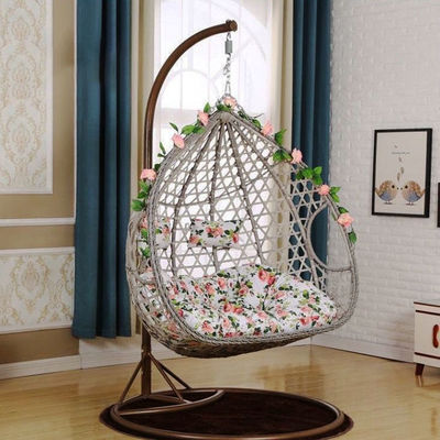 Balcon extérieur, cour, jardin, patio, fauteuil pivotant en rotin avec support