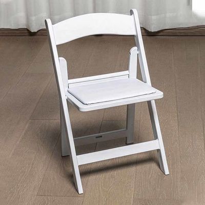 Moderne simple petit portable en résine plastique blanche des chaises à manger pliantes pour mariage d'hôtel