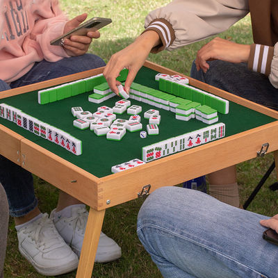 Tableau de Mahjong pliable portable de style bois pour les événements et rassemblements de soirée en plein air