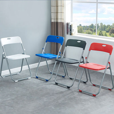 Immeuble de bureaux Chaise de salle à manger en plastique pliable empilable 40*40*78cm pour les banquets