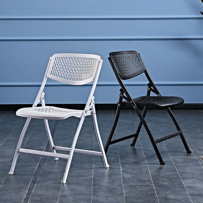 Événements de banquet en plein air en plastique métal pliable blanc noir Chaise à manger pour hôtel de mariage
