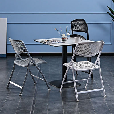 Événements de banquet en plein air en plastique métal pliable blanc noir Chaise à manger pour hôtel de mariage