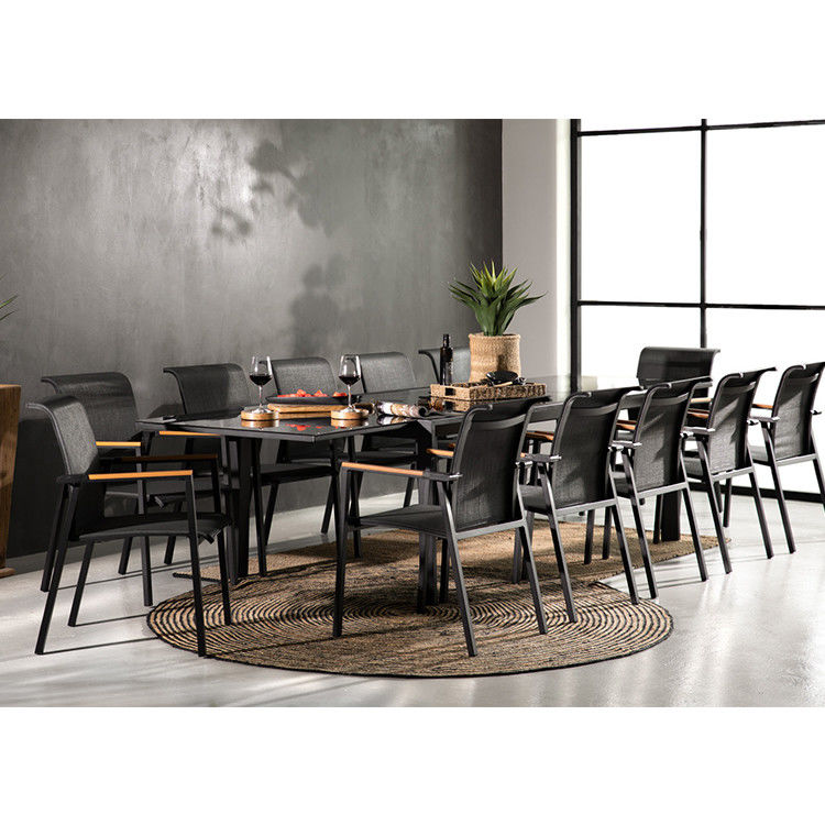 Table et chaise pour 12 personnes par AJUNION in Garden