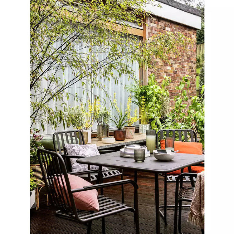 Meubles d'extérieur en acier métallique à 4 places, ensemble de jardin avec table carrée et chaises à manger