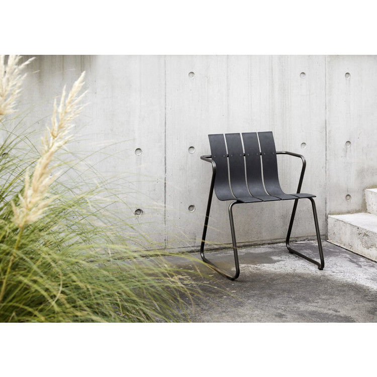 Chaise de jardin en acier métallique avec un design minimaliste Chaise en bois plastique par AJUNION