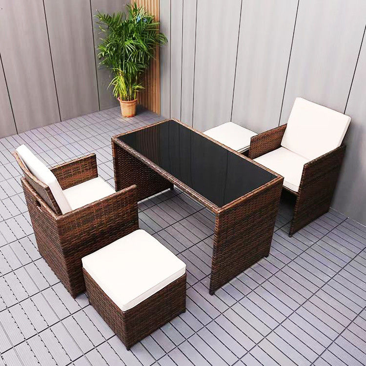 Économiser de l' espace ensemble de jardin en rotin de plastique moderne Table d' coin et chaise pour le patio de la cour