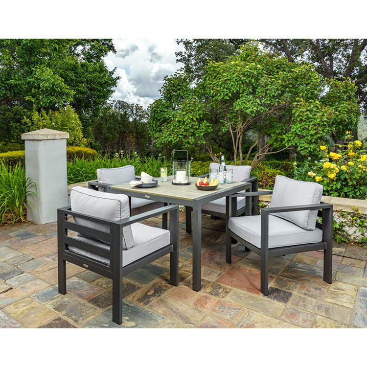 27.5" L x 25.5" W 26" H Aluminium Set de salle à manger avec Poly bois de table et trou de parapluie